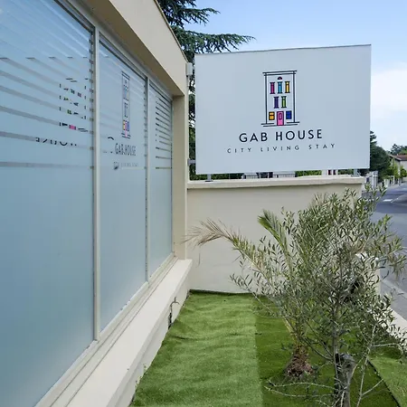 宾馆 Gab House *